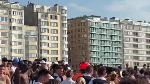 Police catch immigrant criminal on Ostend beach in Belgium. Civilization seems