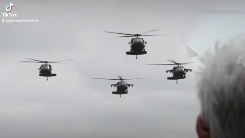 US MILITARY HELICOPTERS