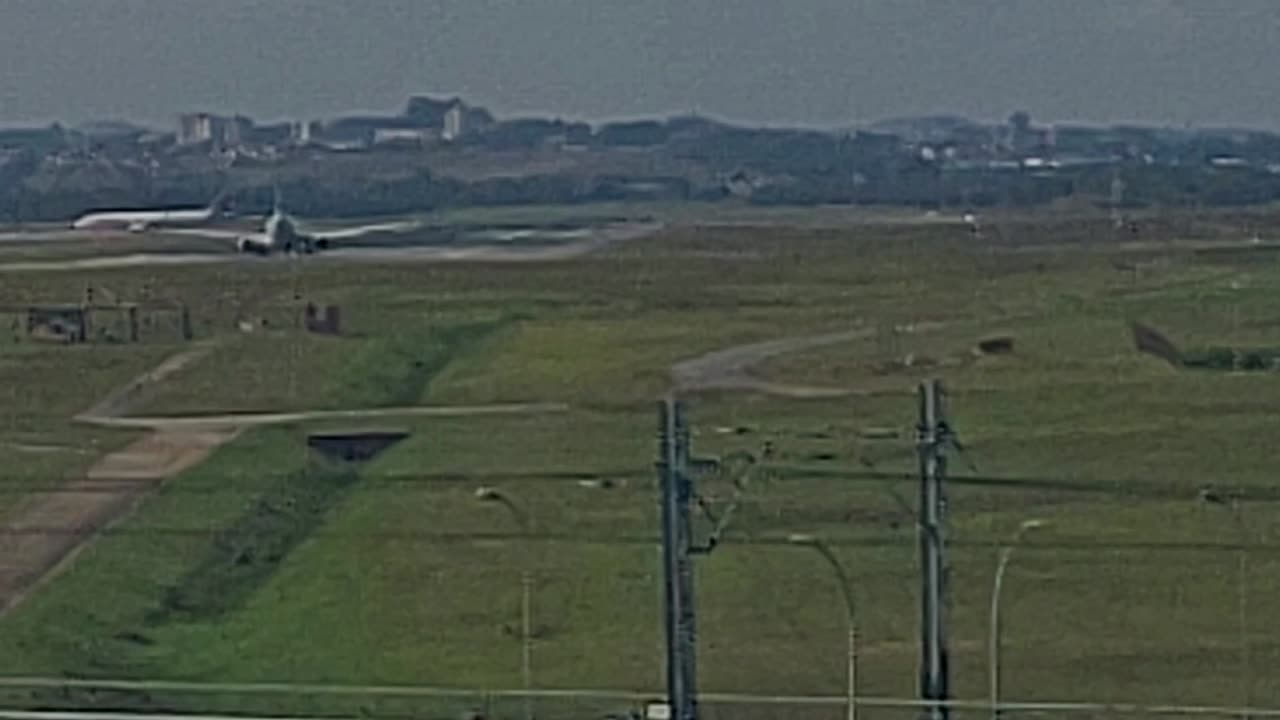 Boeing 737-800 LV-FQB decola de Guarulhos para Buenos Aires