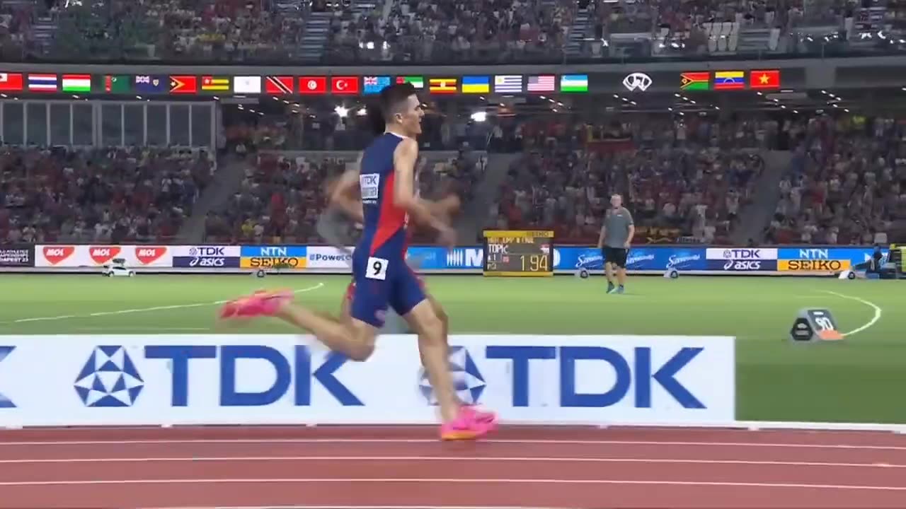 Jakob Ingebrigtsen SETS TRACK ON FIRE With Crazy Close In 5000 Meters || 2024 Paris Olympics