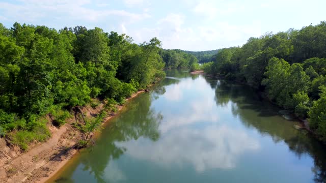 Fly with me on my DJI Mini 2 over Sullivan and Meramec State Park, MO. in 4K