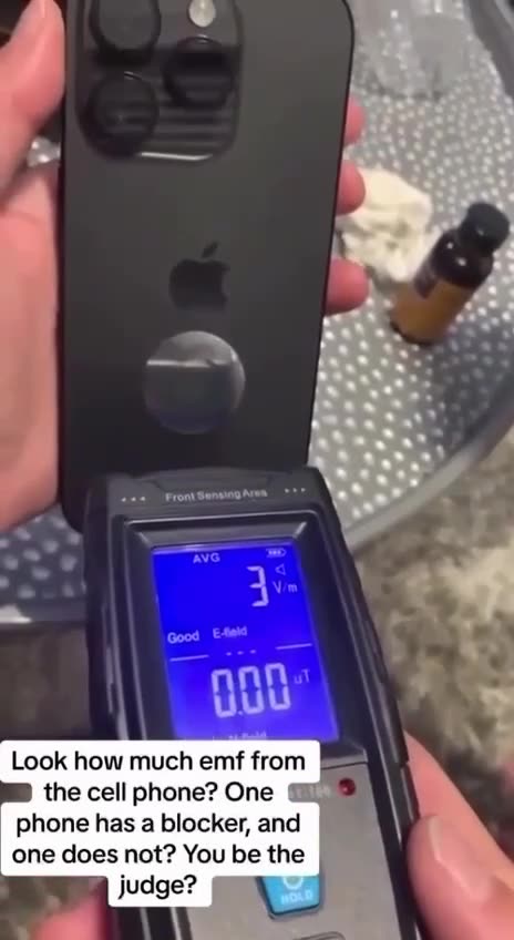 Check this out! 😳 Watch how much EMF radiation is being emitted from a phone without an EMF blocker.