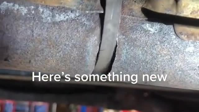 The cause of the noise from the exhaust pipe was finally figured out