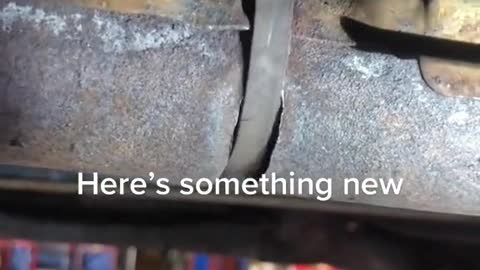 The cause of the noise from the exhaust pipe was finally figured out