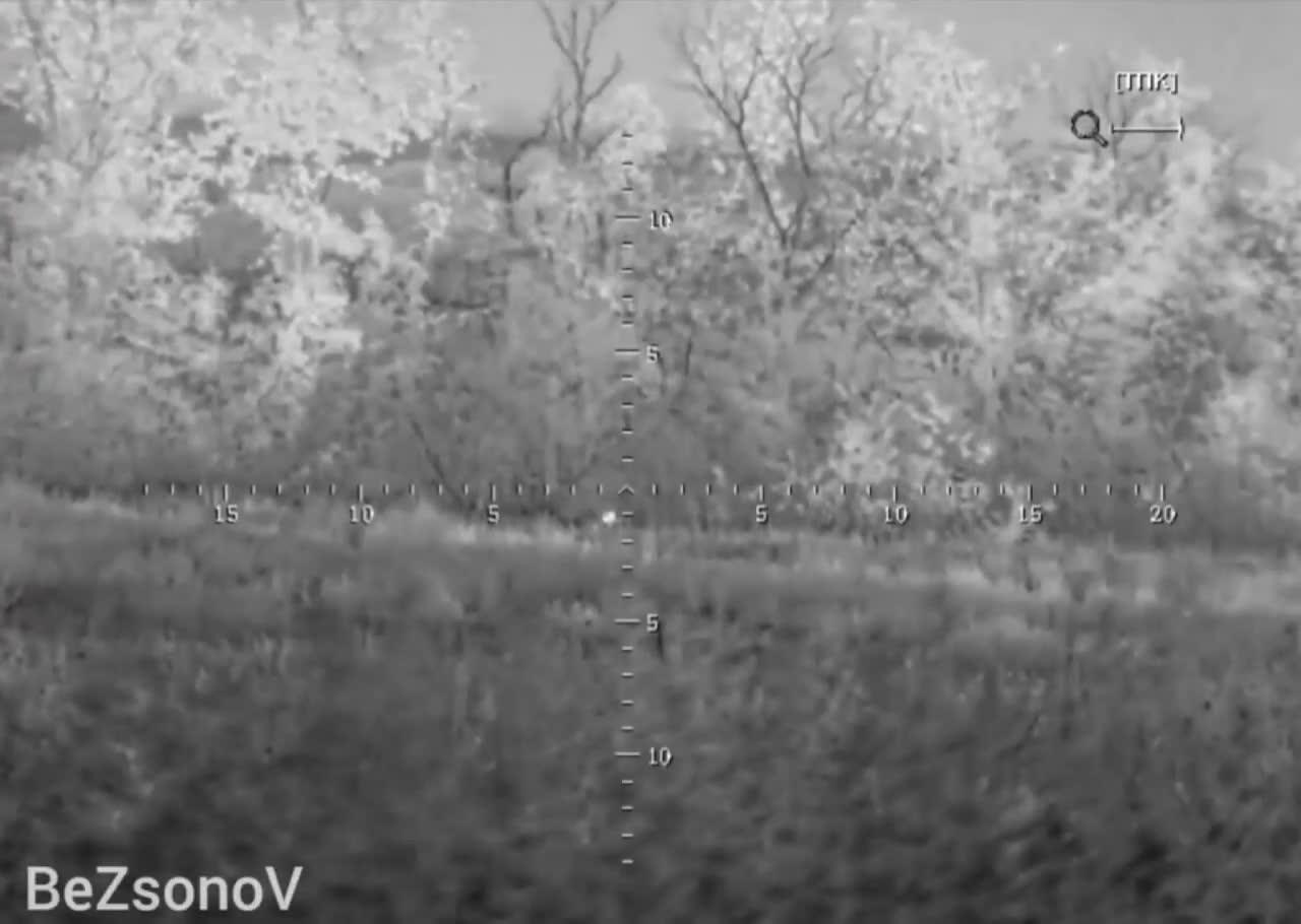 A sniper of the special forces of the DPR army destroys the enemy's manpower near Avdiivka.