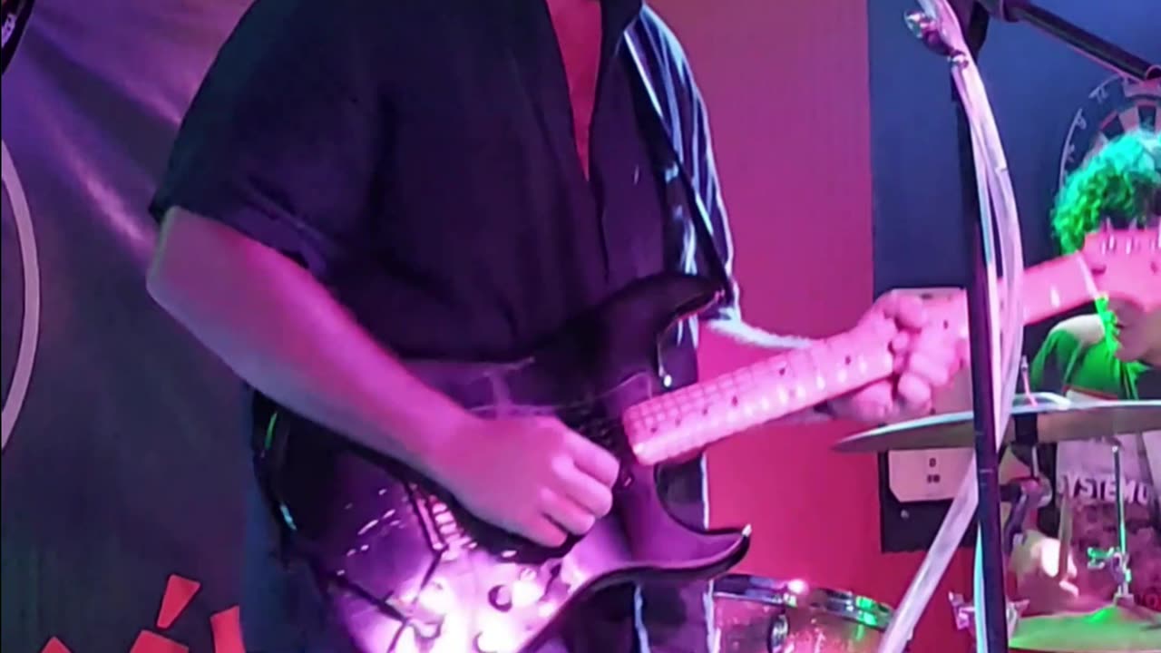 Mason Henderson (Saucy FuzZ) - LIVE @ Undertow (Short 12)