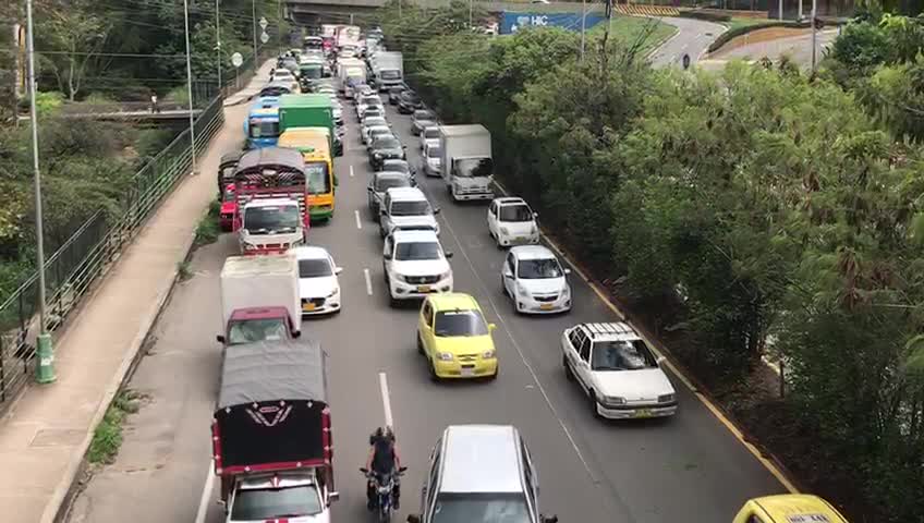 Video: Obras en Papi Quiero Piña mantienen colapsada la Autopista