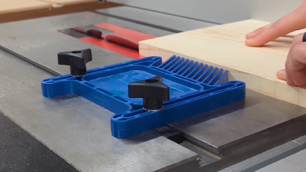 Table saw feather board