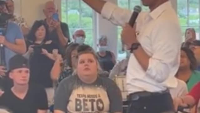 Beto O’Rourke Calls Heckler A Motherfu*ker!!!