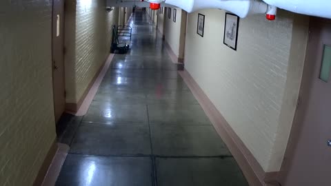 Camera0059USCHBAHT43Hallway_2021-01-06_Starting_at_10h00min01s367ms.mp4