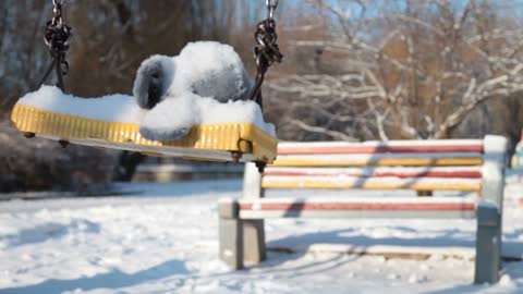 A swinging swing