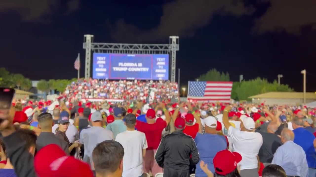 LOVE THAT BIG, BEAUTIFUL CROWD!!!