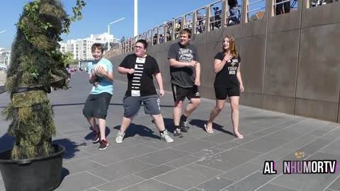 Dog and ladies get scared to death bushman prank