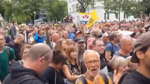 Berlin, rally against lockdown - Police Are Outnumbered