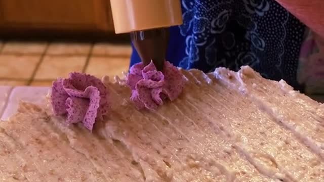 "how deep is grammys desire to have her cake rated by ramsay"