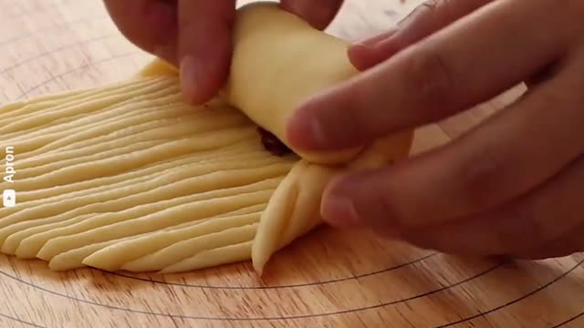 Making Fluffy and Delicious Wool Roll Bread