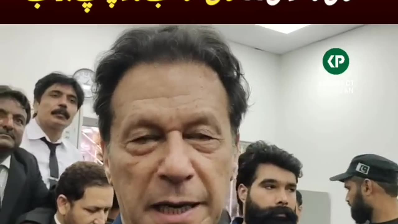 کیا آپ ملک چھوڑ کر جاؤ گے ۔۔ عمران خان سے صحافی کا سوال ۔۔خان صاحب کا دلچسپ جواب