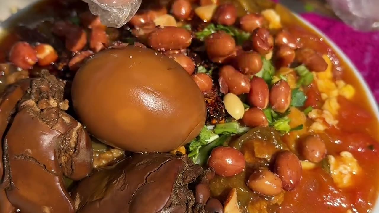 Nowhere in China can such different noodles be found together, but in the streets of the northeast