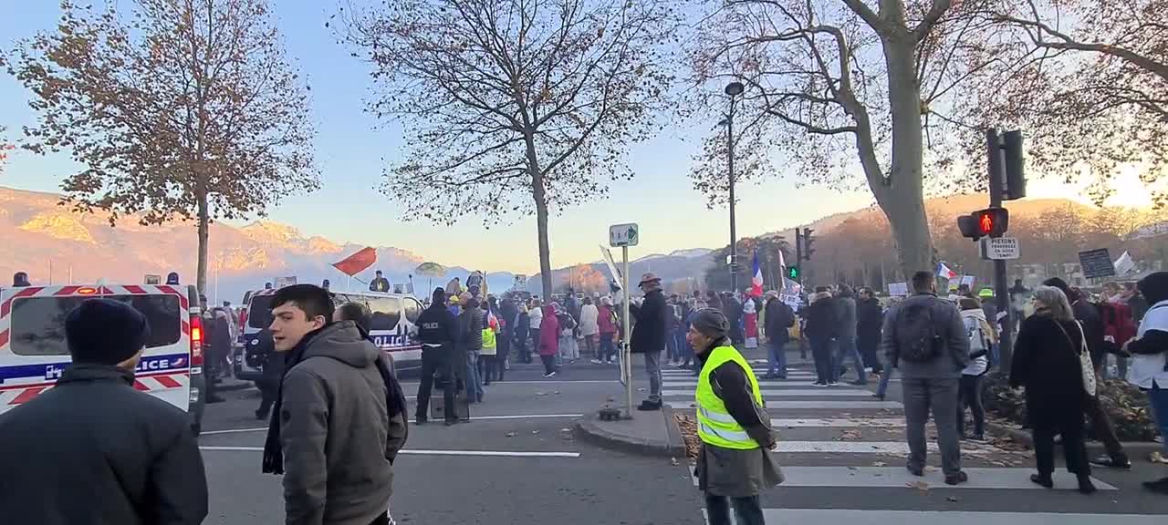 Manifestation Annecy le 27 11 2021