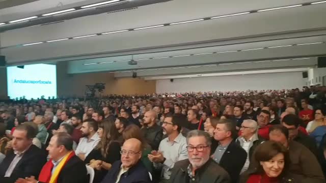 1.500 andaluces asisten al penúltimo mitin de VOX en Roquetas de Mar (Almería)