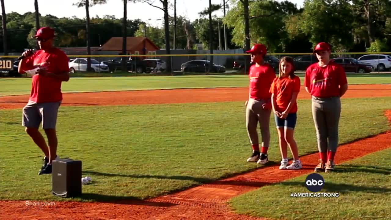 Military dad surprises kids at the ballpark