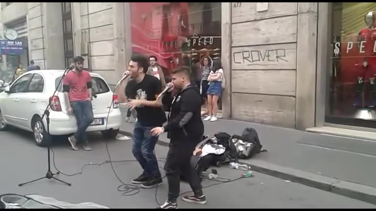 Mind-blowing beatboxers dazzle spectators on the streets of Rome