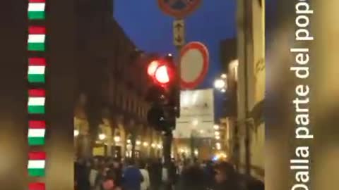 Torino 25 settembre, anche le forze dell'ordine sono il POPOLO