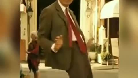 Top Mr.bean dancing on ye galiyan ye chaubara !!