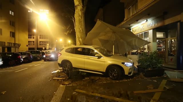 BMW-om se zaletio u terasu kafića u Zagrebu