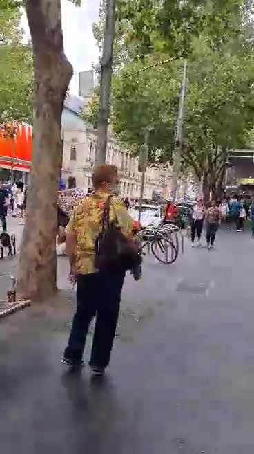 Melbourne Australia - Karen flips out over the Freedom rally happening