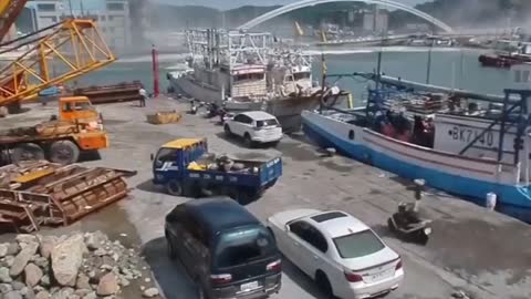 HIGHWAY BRIDGE IN TAIWAN COLLAPSES