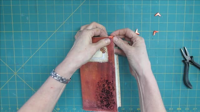 Tips and Tricks 1, Alcohol Markers/Ink, Book Corners and Pocket Placements.