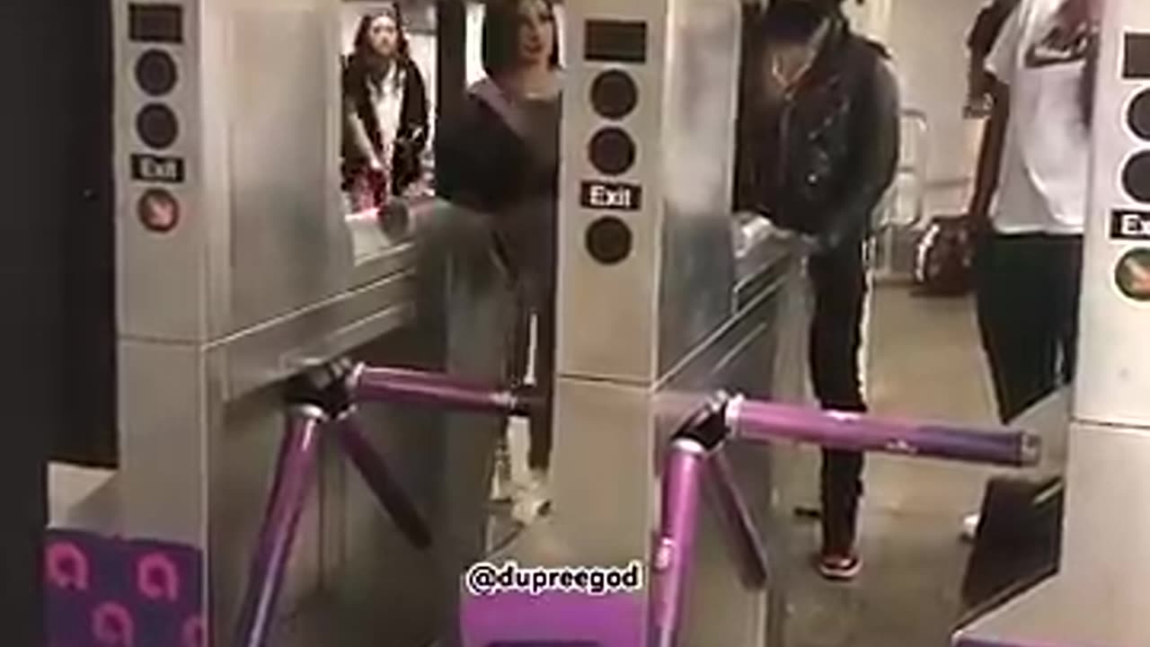 What amazing Video Clip Only In NYC #youtubeshorts #funny #nyclife #dupre