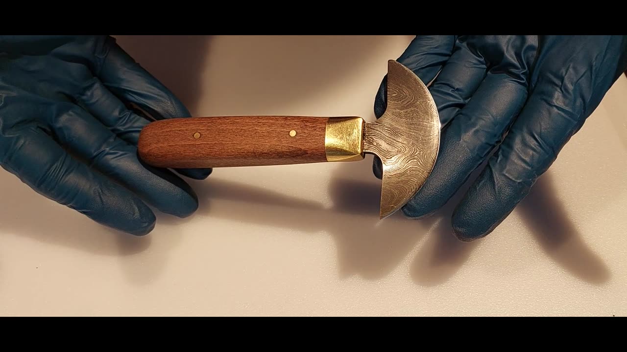 leather knife