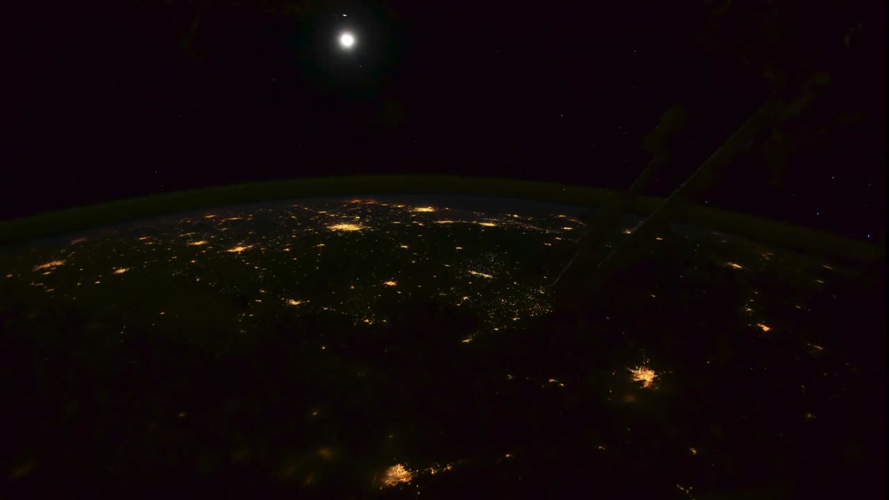 ISS Expedition 42 Time Lapse Video of Earth