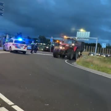 Dutch Police fired shots at protesting farmers