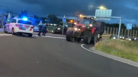 Dutch Police fired shots at protesting farmers