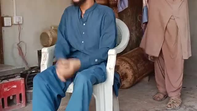 pakistani fan happy__first wicket fall wao