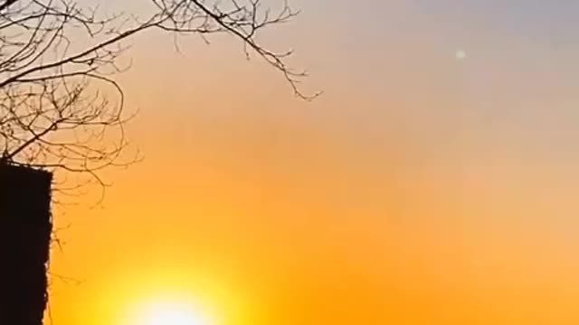 Want to see the sunrise want to see the sunset want to see every corner of the world