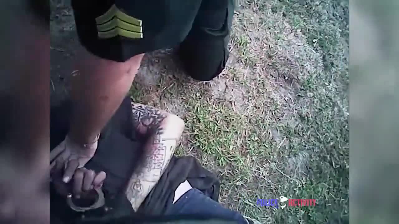 BODYCAM: INTENSE Standoff with Knife Armed Suspect... Taser