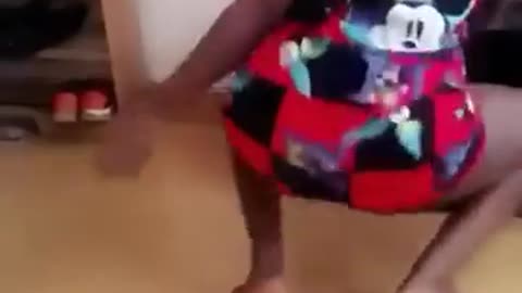 African Girl Teaches Twerking