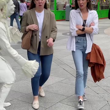 She didn’t expect that 😂💃😂