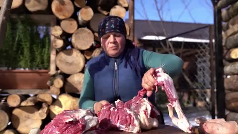 🍢 Traditional Azerbaijani Lula Kebab: Outdoor Cooking