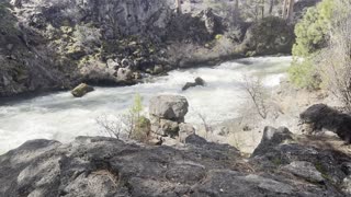 ENJOY the Peace & Quiet of Dillon Falls Volcanic Canyon – Deschutes River – Central Oregon – 4K