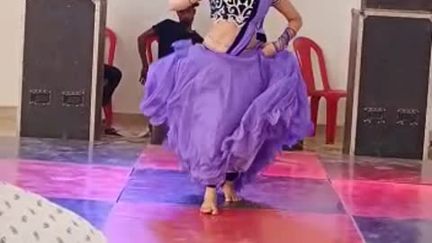 Girls dancer very hard and quick dance