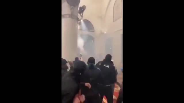 JERUSALEM - First images of the invasion of Israeli forces in Al-Aqsa