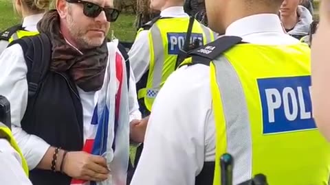 British patriot detained and searched for flying a Union Jack flag… two-tier
