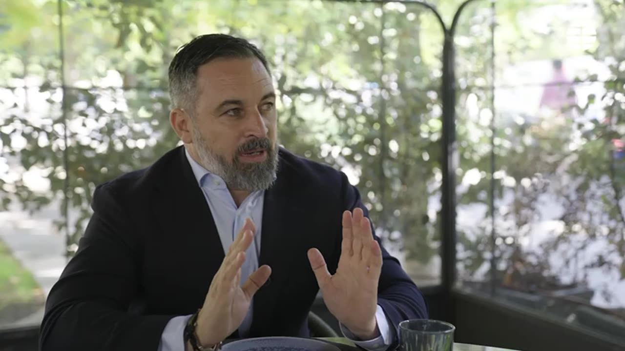 Abascal: Ayuso se disfraza de VOX pero forma parte de la estafa del PP