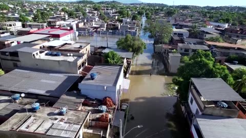 Brazilian city underwater as flood deaths rise