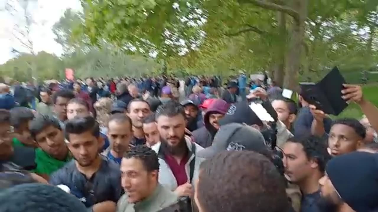 Heated Debate! Shia Sunni - Shamsi Speaker's corner